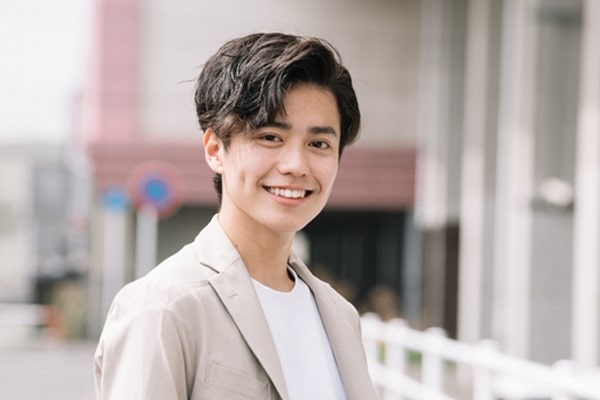 笑顔の男性写真はもてる